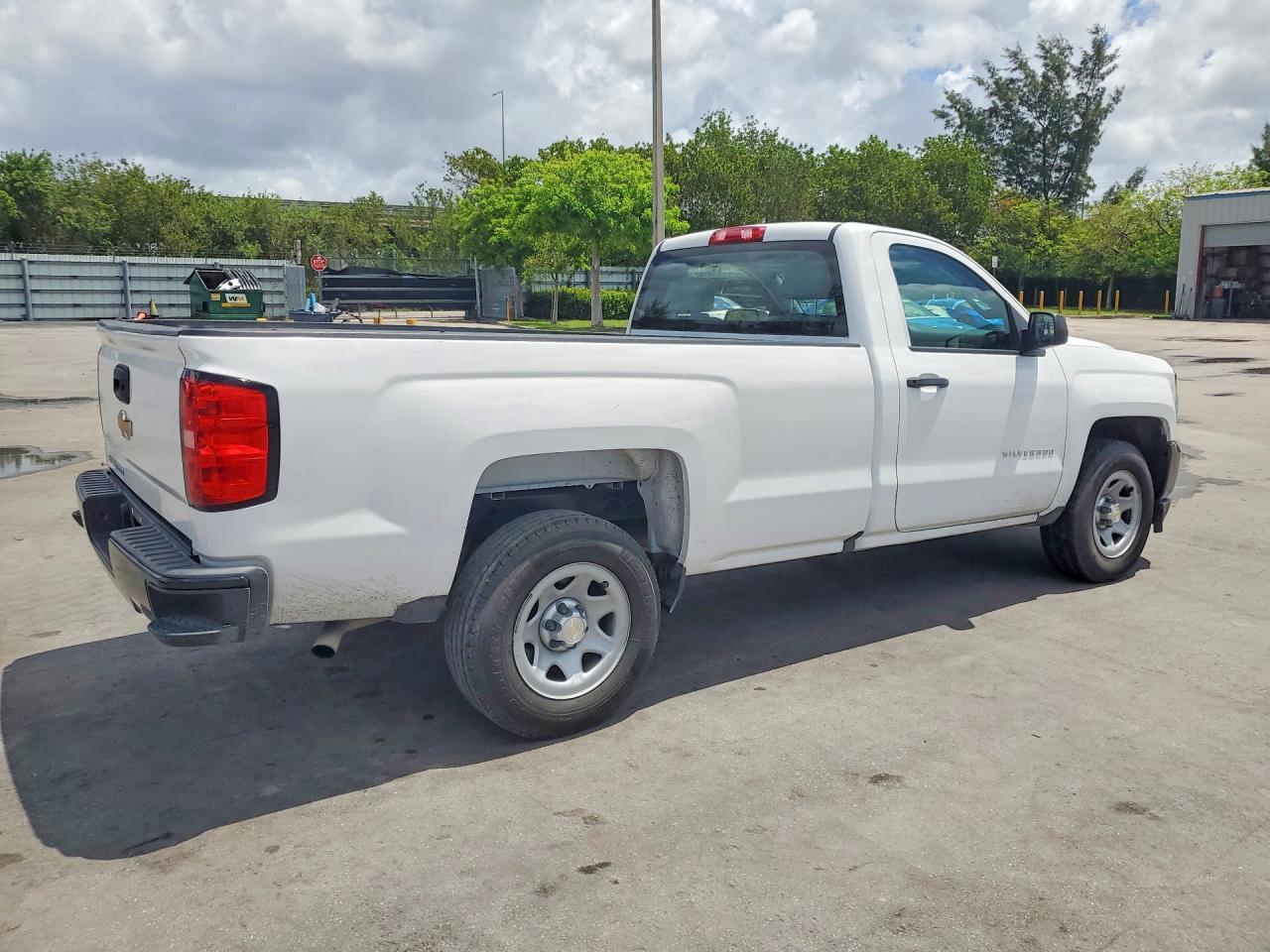 2017 Chevrolet Silverado C1500 - Фото 3