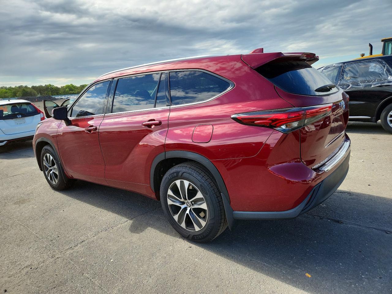 2022 Toyota Highlander Xle - Фото 2