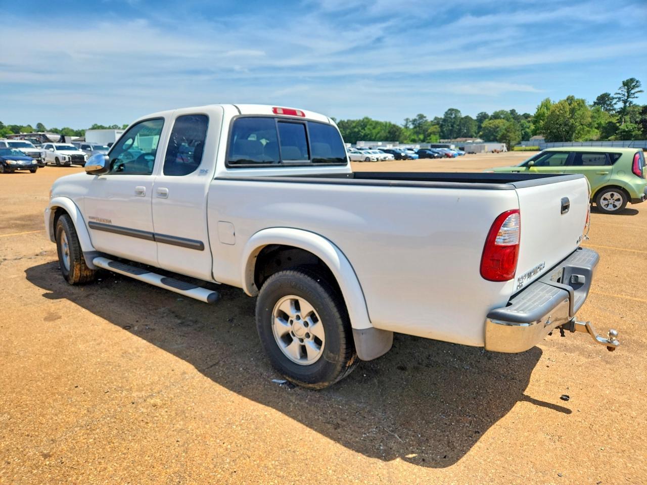 2006 Toyota Tundra Access Cab Sr5 - Image 2