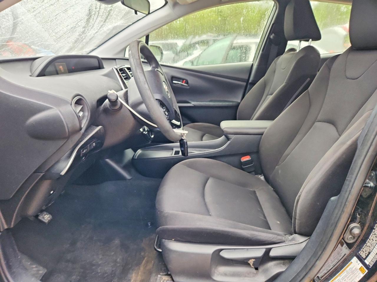 2021 Toyota Prius L Eco - Фото 7