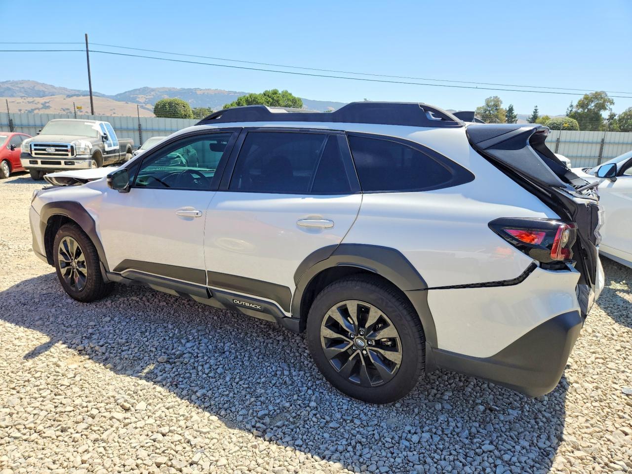 2023 Subaru Outback - Фото 2