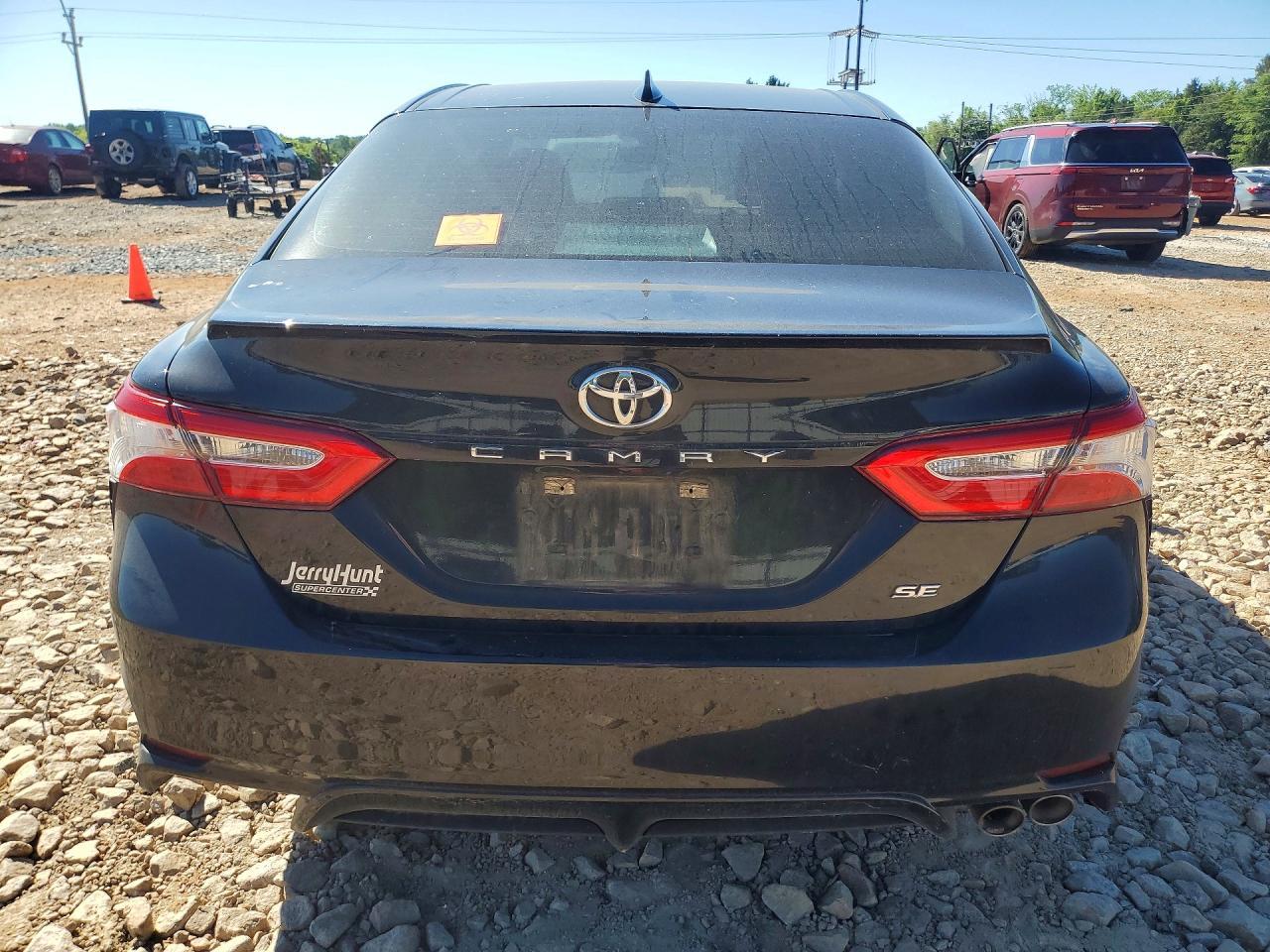 2020 Toyota Camry Se - Image 6