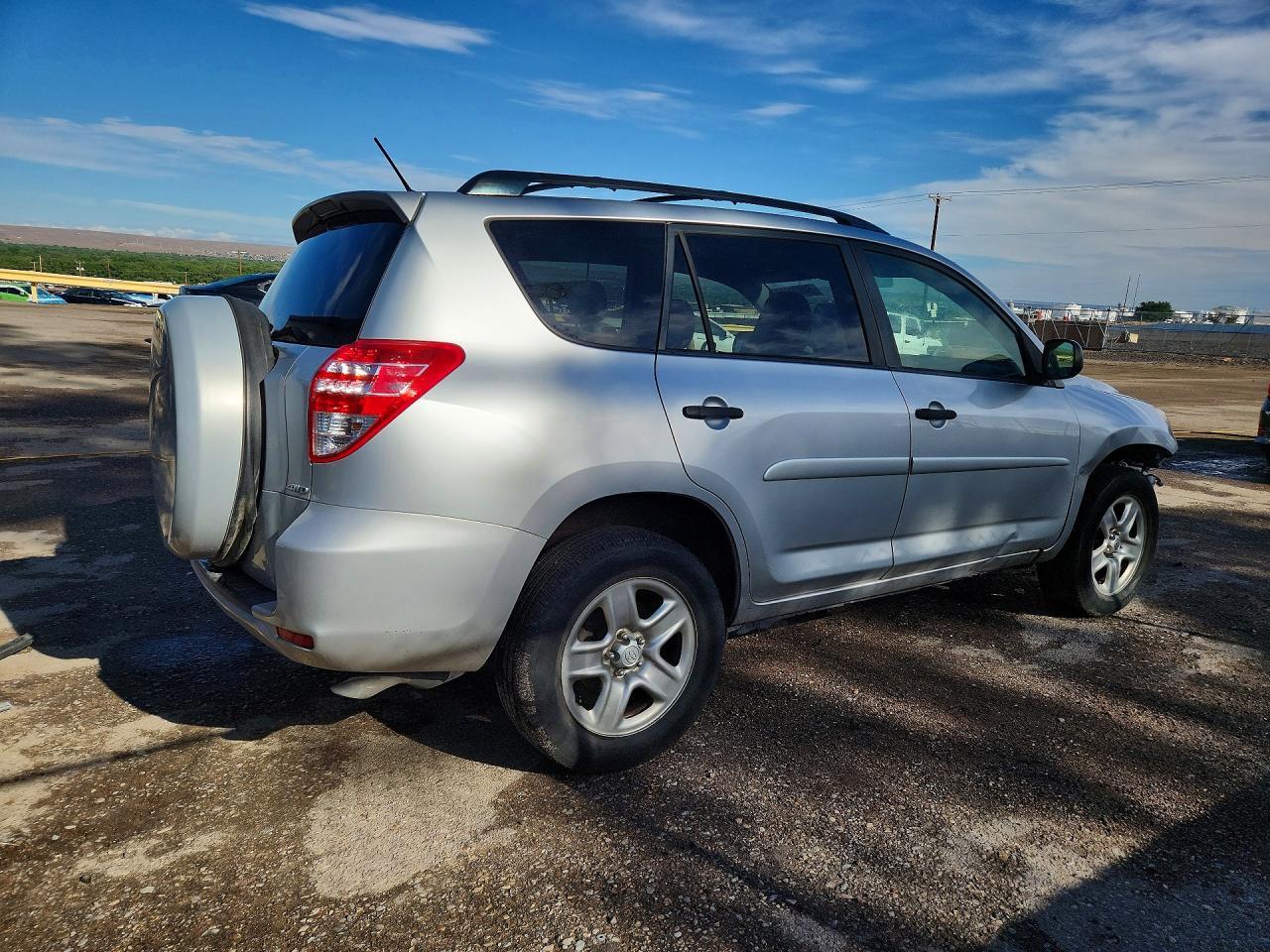 2011 Toyota Rav4 Base - Фото 3