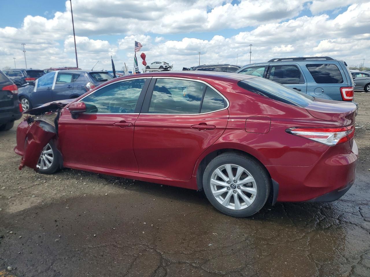 2018 Toyota Camry Le - Image 2