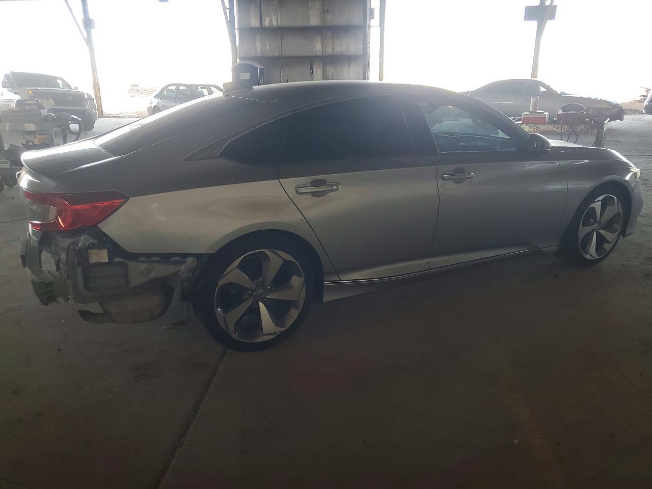 2018 Honda Accord Touring - Фото 3