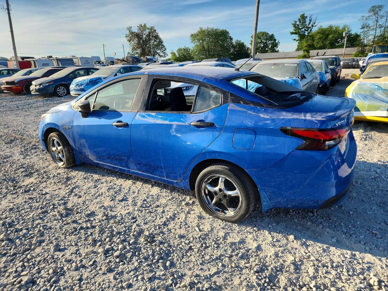 2022 Nissan Versa S - Фото 2