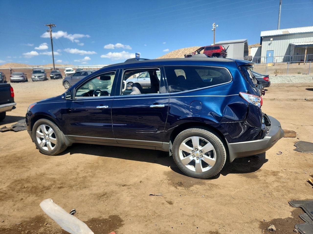 2012 Chevrolet Traverse Lt - Image 2