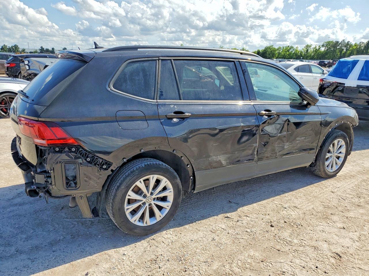 2020 Volkswagen Tiguan S - Image 3