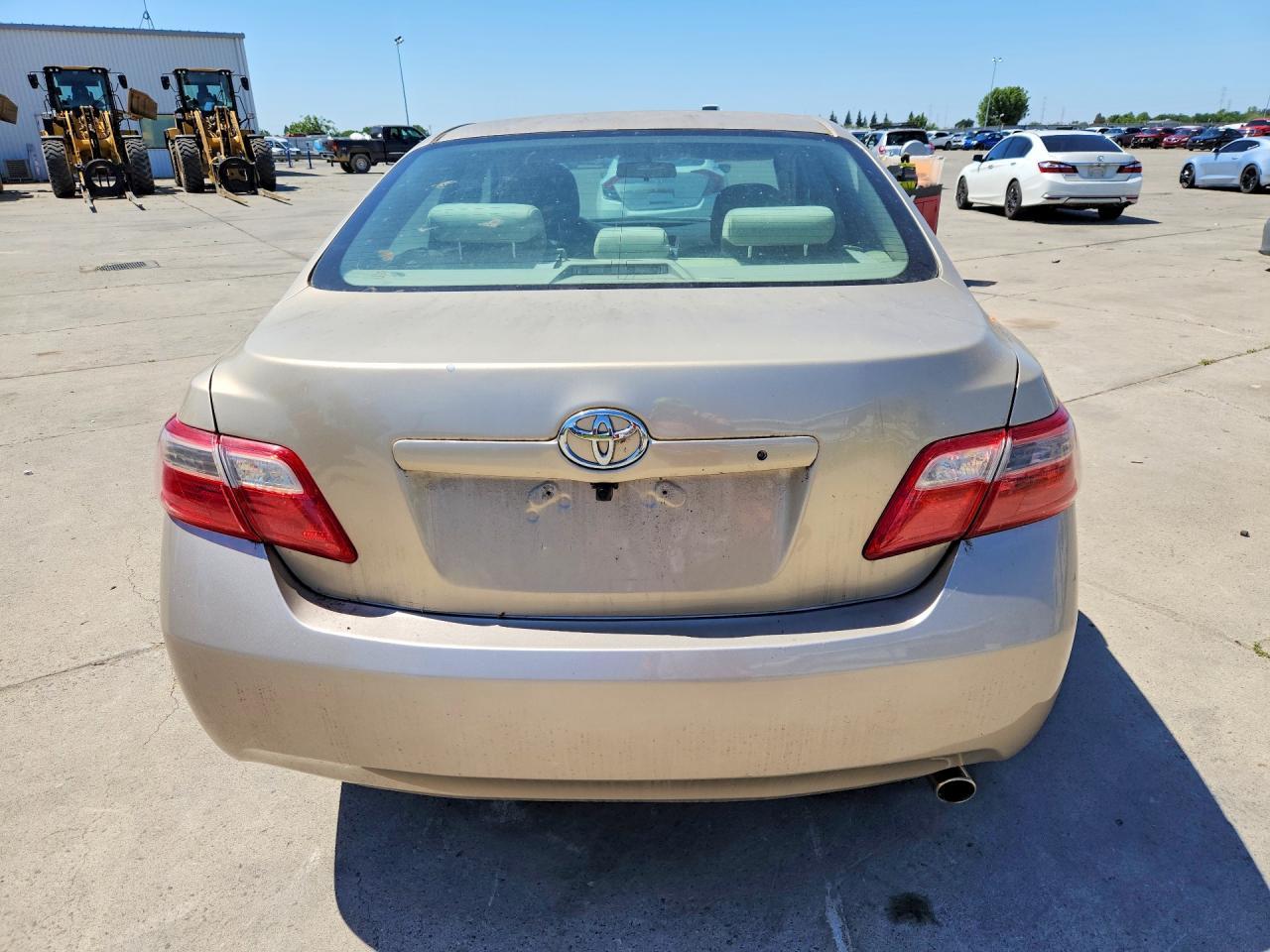 2009 Toyota Camry Le - Image 6
