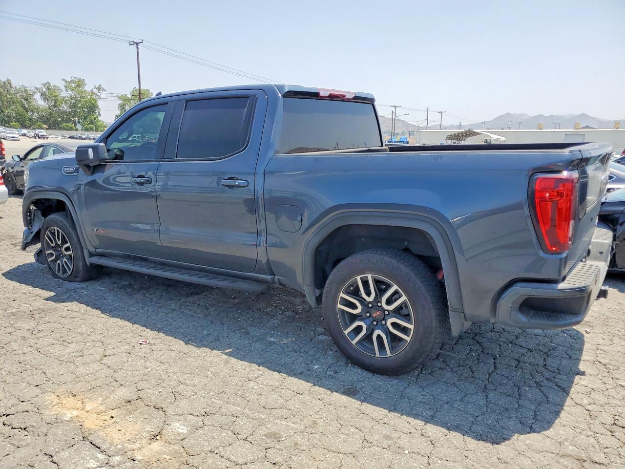 2021 GMC Sierra K1500 At4 - Фото 2
