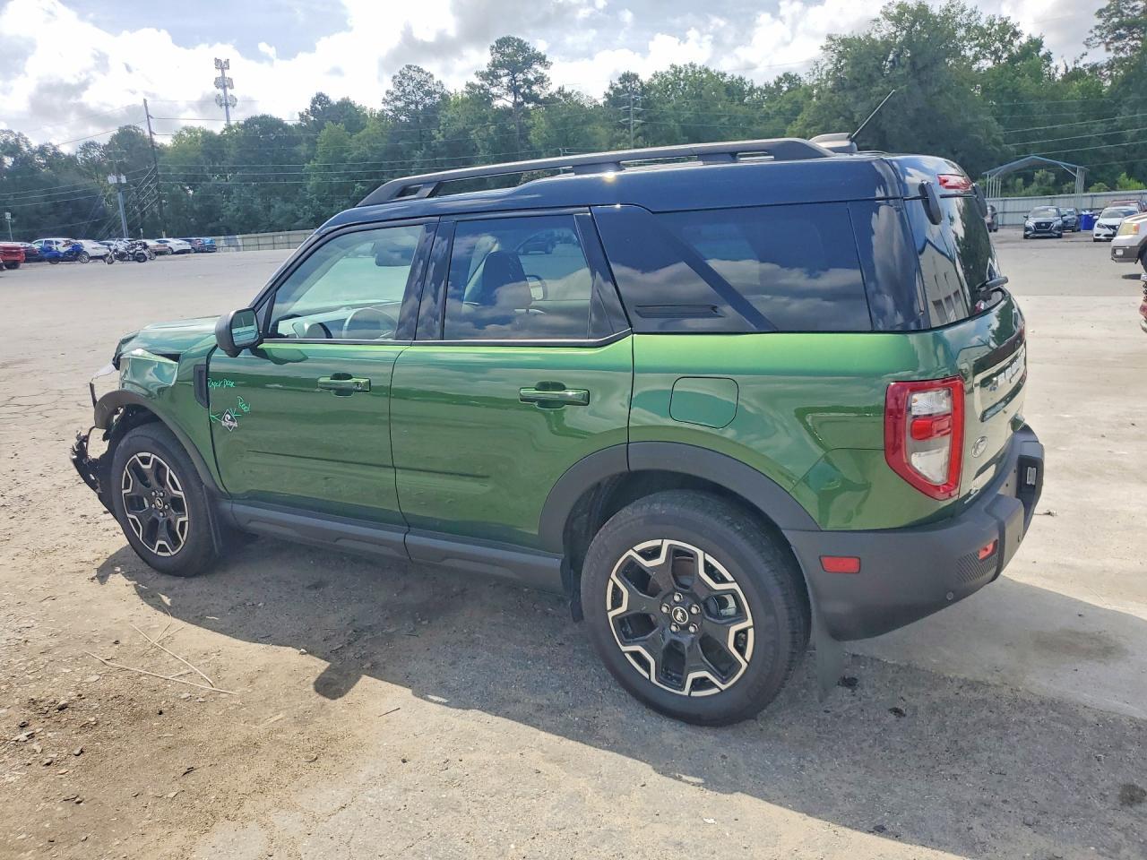 2025 Ford Bronco Sport Outer Banks - Image 2