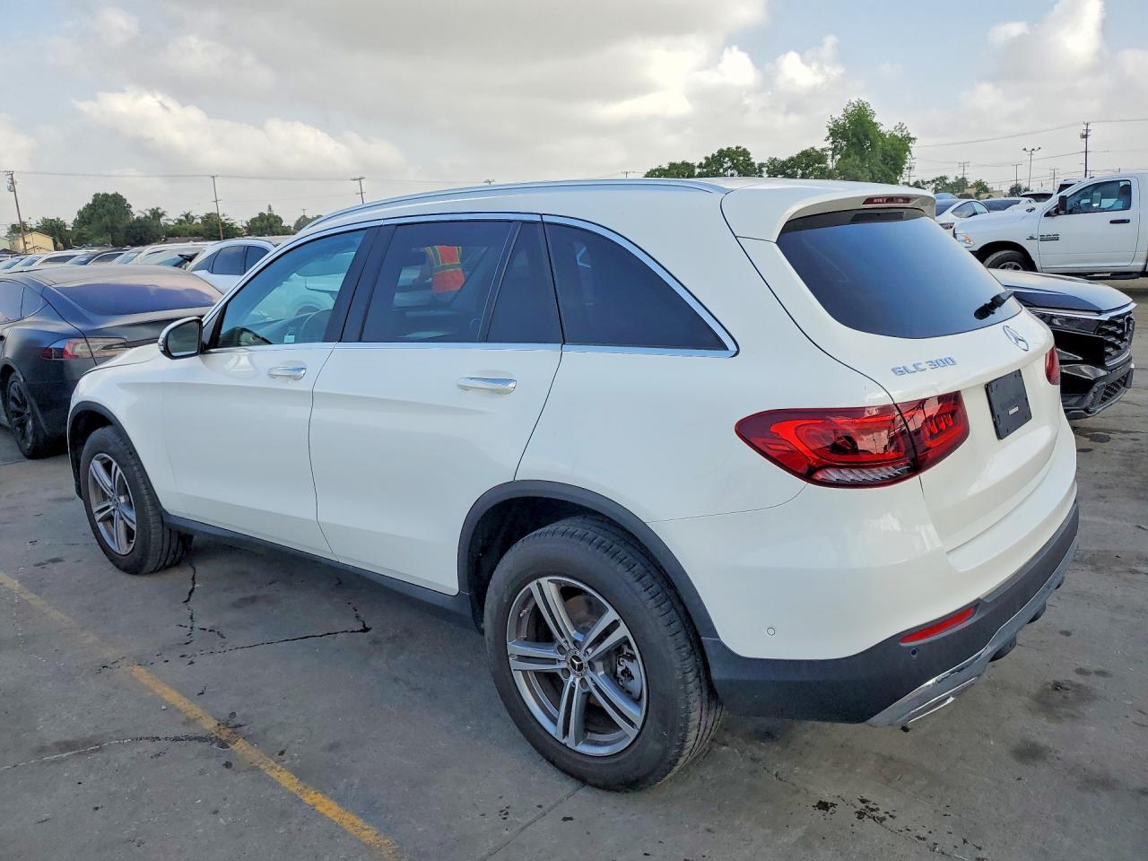 2022 Mercedes-Benz Glc 300 - Фото 2