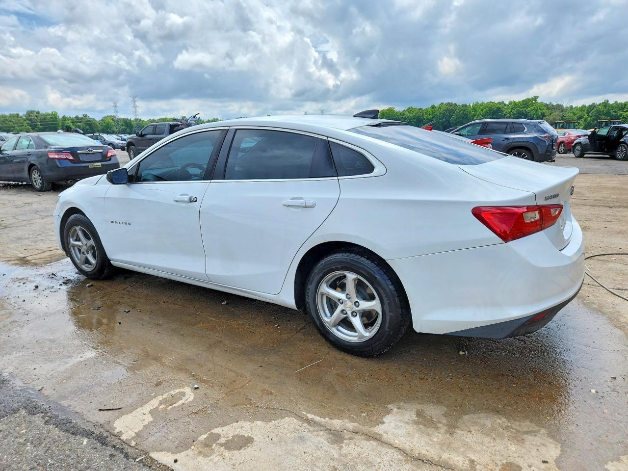 2016 Chevrolet Malibu Ls - Image 2