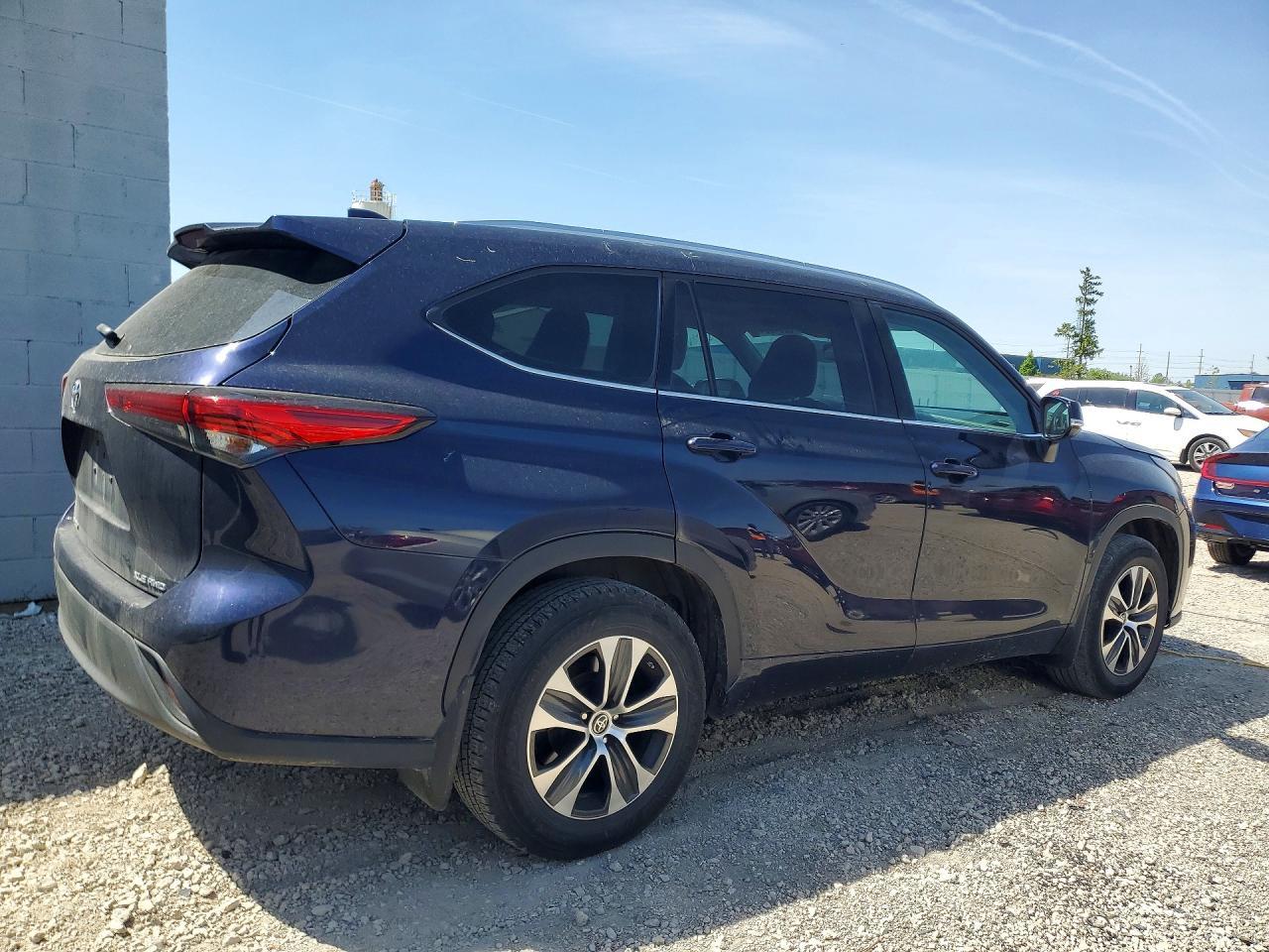 2021 Toyota Highlander Xle - Фото 3