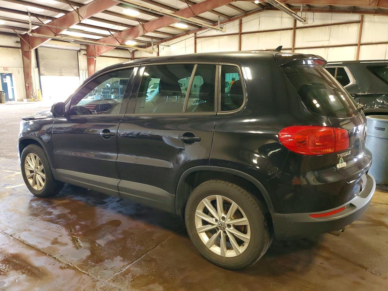 2014 Volkswagen Tiguan S - Фото 2