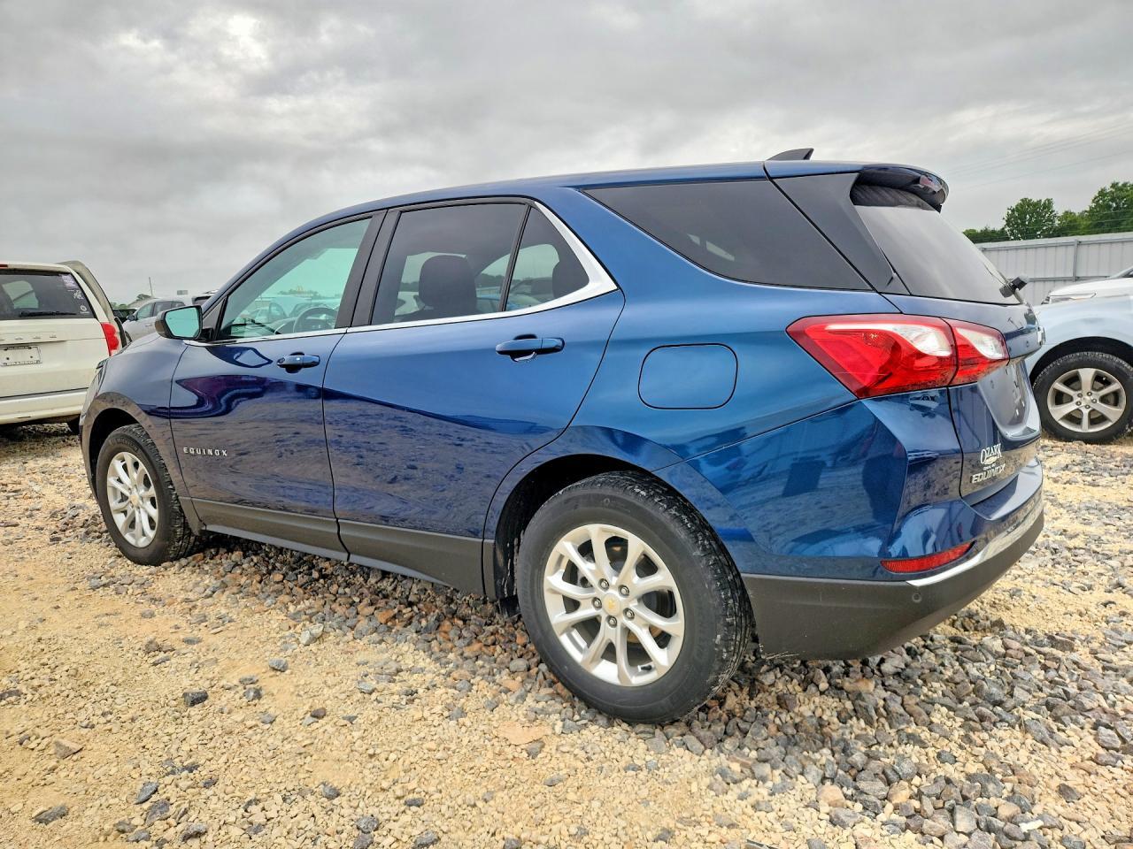 2021 Chevrolet Equinox Lt - Image 2