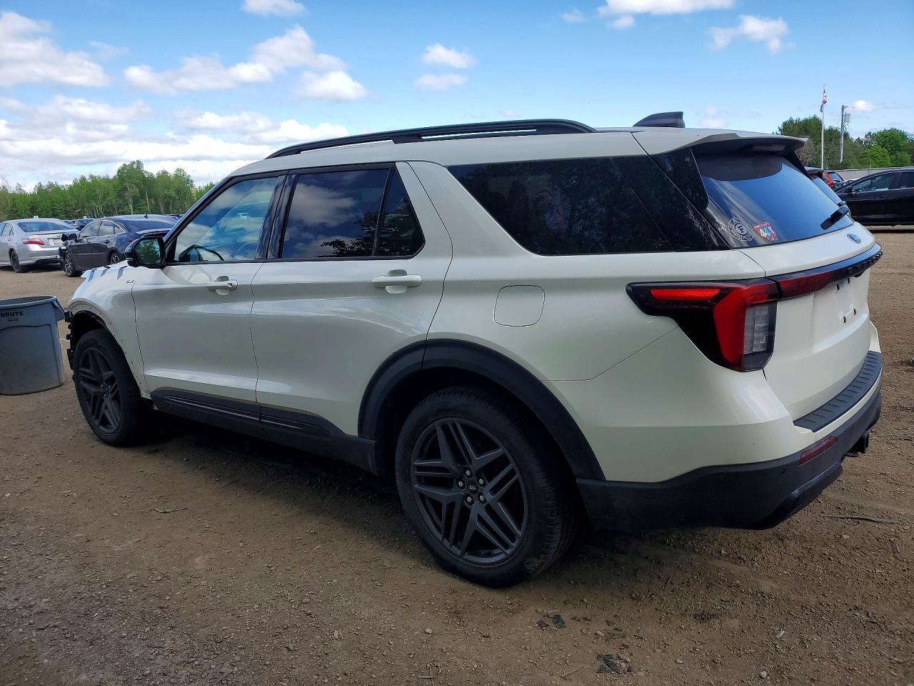 2025 Ford Explorer - Фото 2
