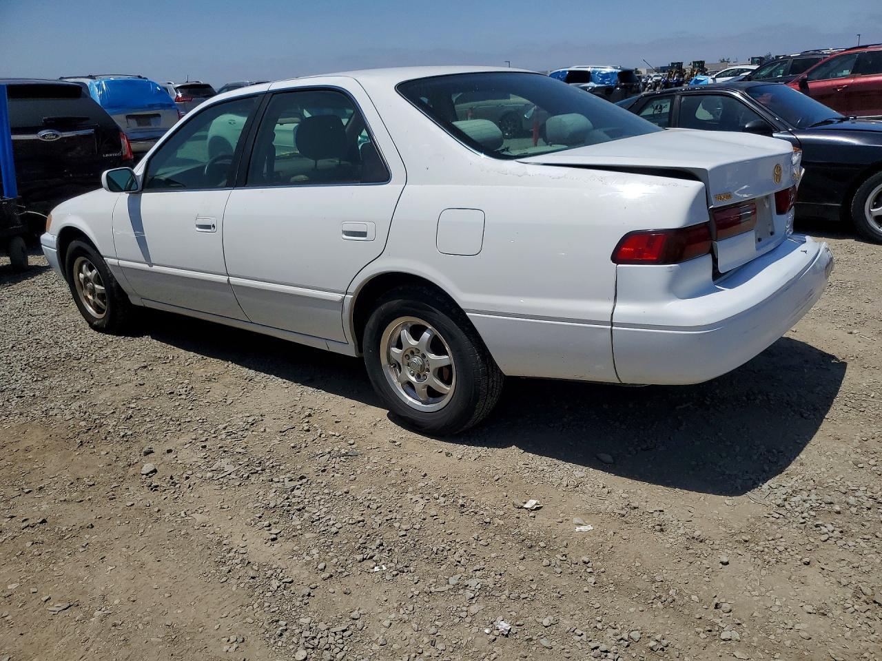 1999 Toyota Camry Le - Image 2