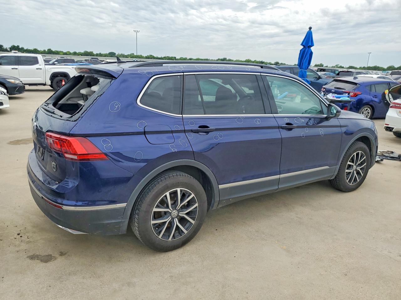 2021 Volkswagen Tiguan Se - Фото 3