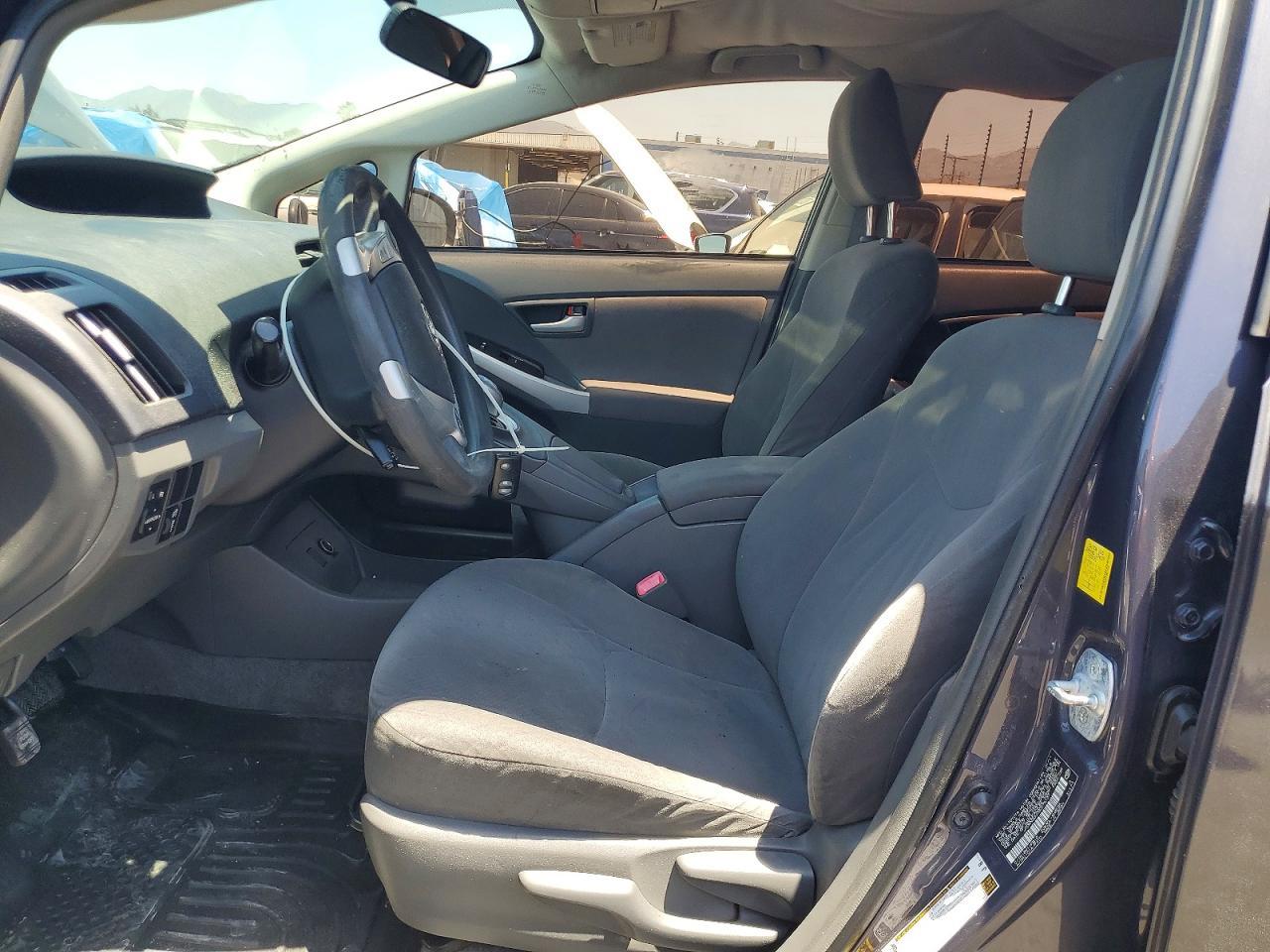 2011 Toyota Prius Three - Фото 7