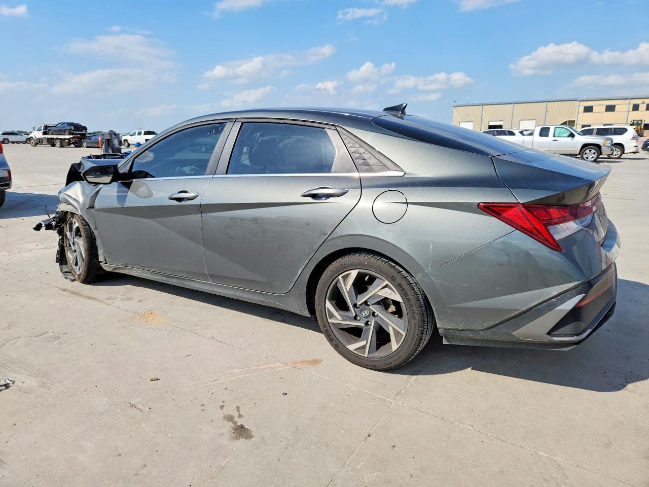 2024 Hyundai Elantra Limited - Image 2