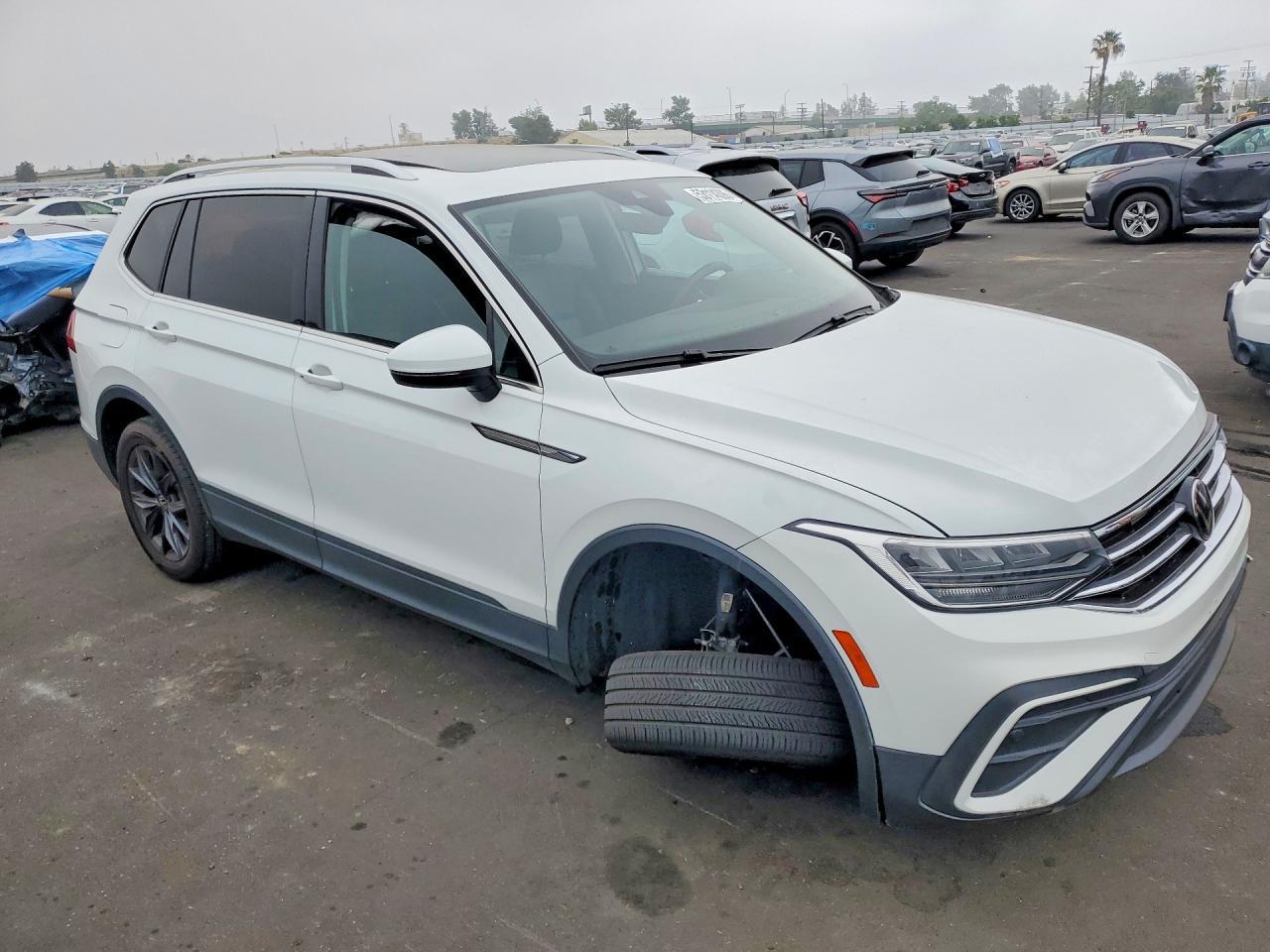 2022 Volkswagen Tiguan - Фото 4