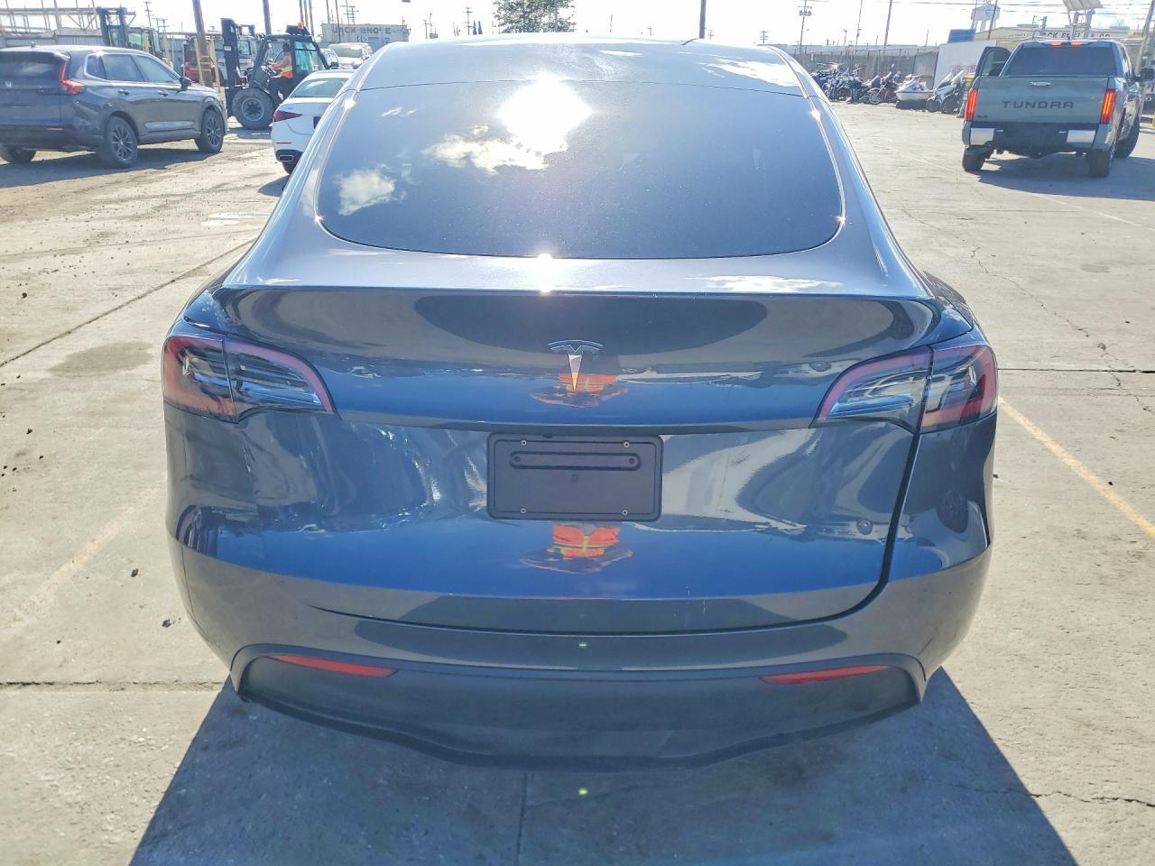 2023 Tesla Model Y - Image 6