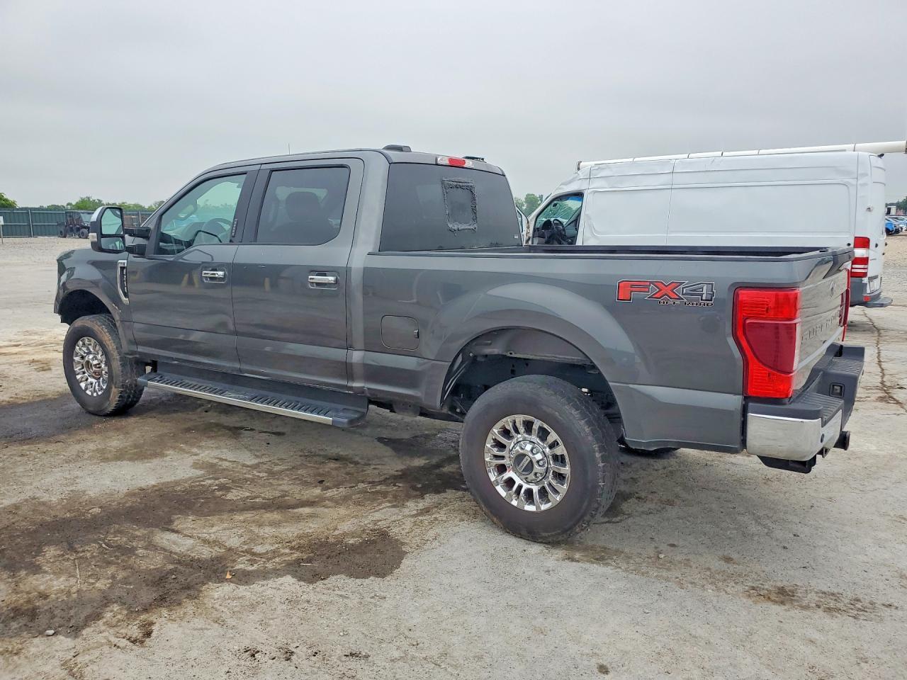 2020 Ford F250 Super Duty - Фото 2