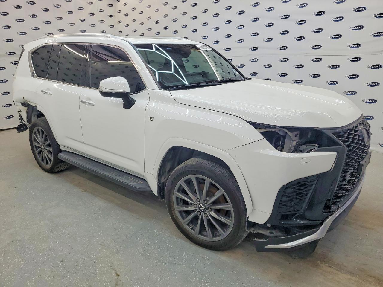 2023 Lexus Lx 600 F Sport Handling - Фото 4