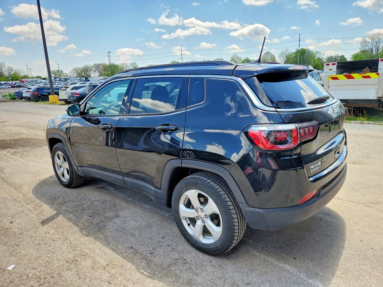 2019 Jeep Compass Latitude - Image 2