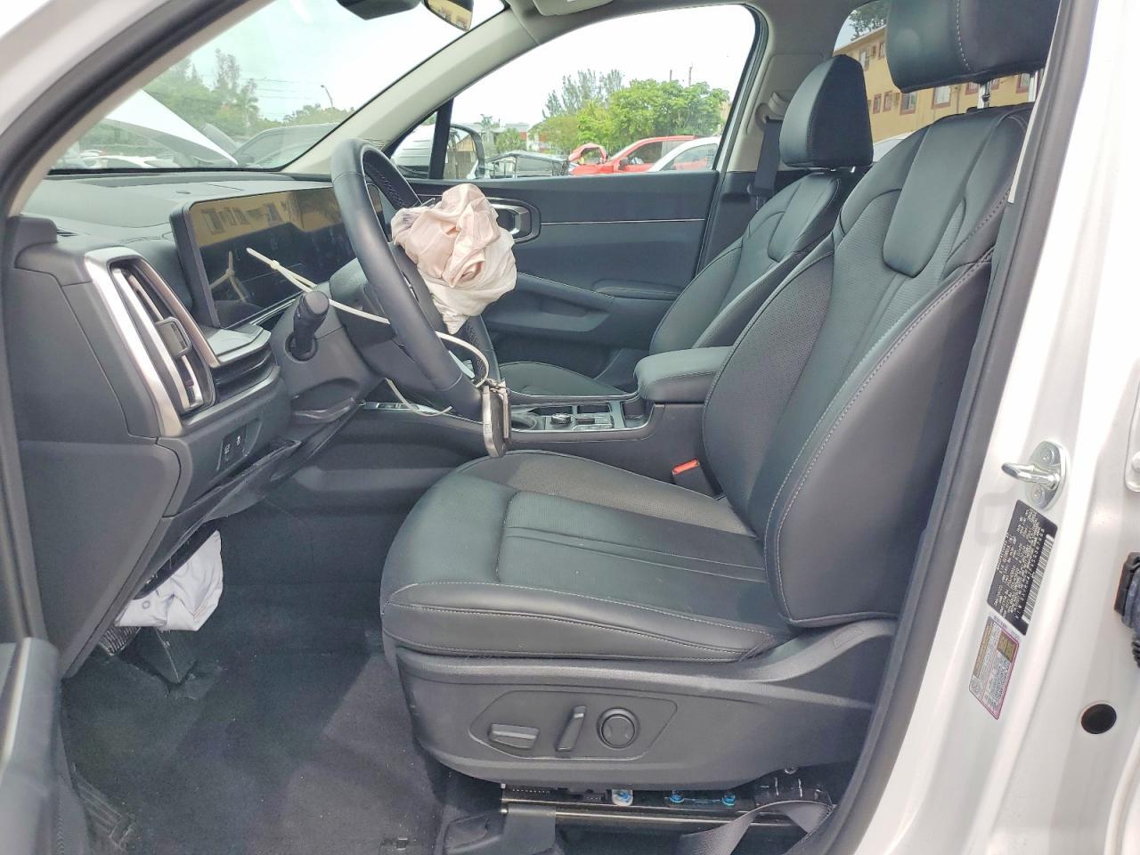 2025 Kia Sorento Ex - Image 7
