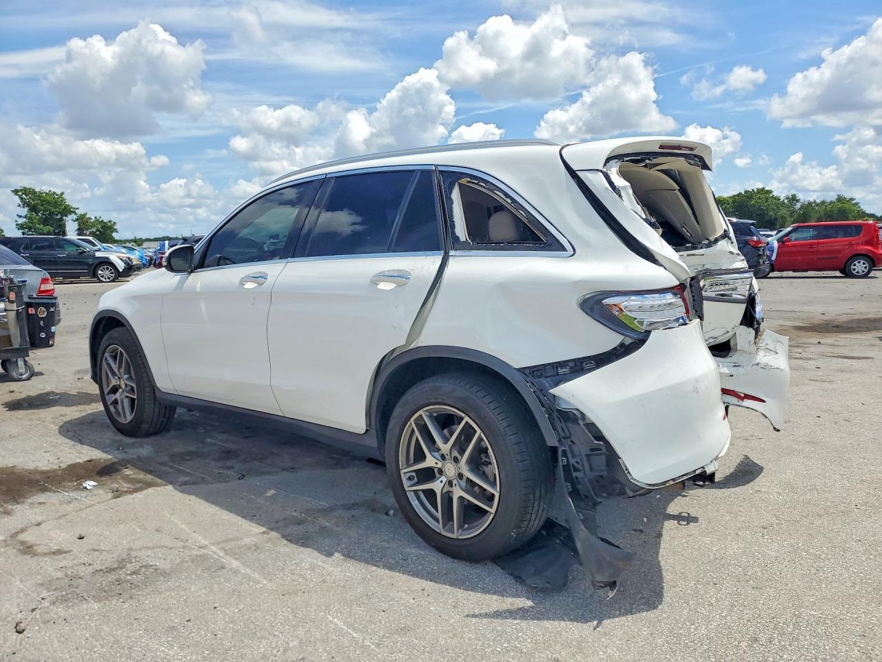 2016 Mercedes-Benz Glc 300 - Фото 2