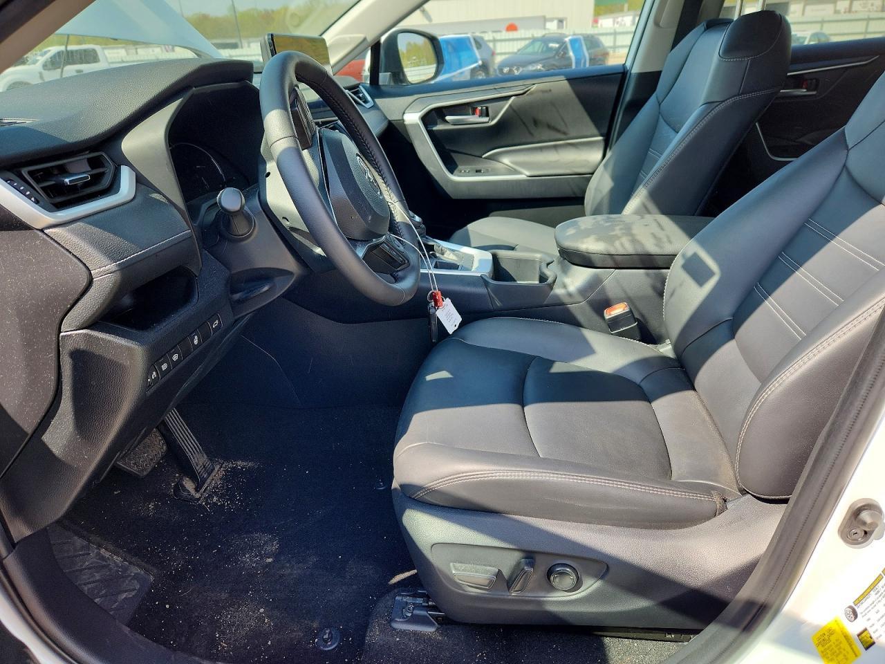 2024 Toyota Rav4 Xle Premium - Image 7