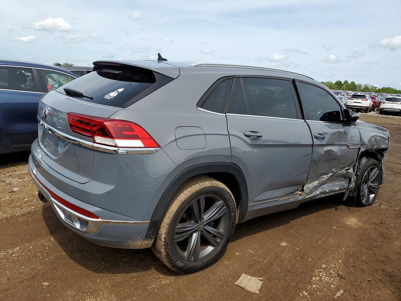 2021 Volkswagen Atlas Cross Sport Se - Image 3