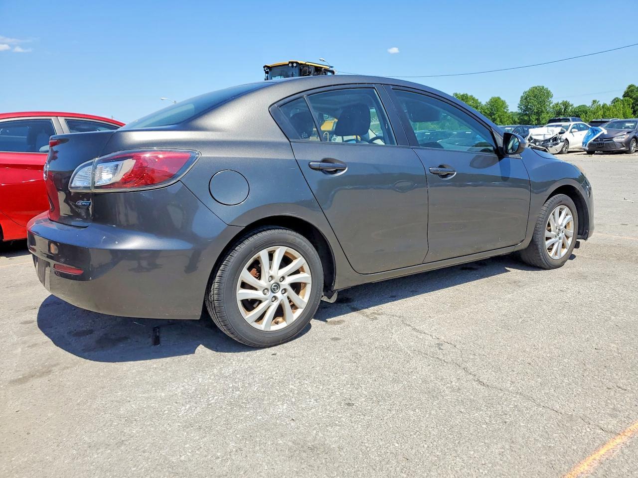 2013 Mazda 3 I - Image 3