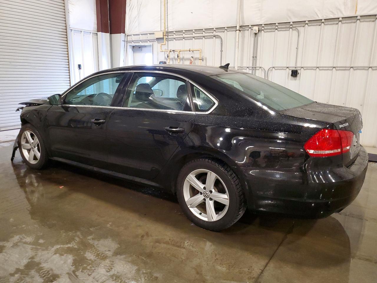 2013 Volkswagen Passat Se - Image 2