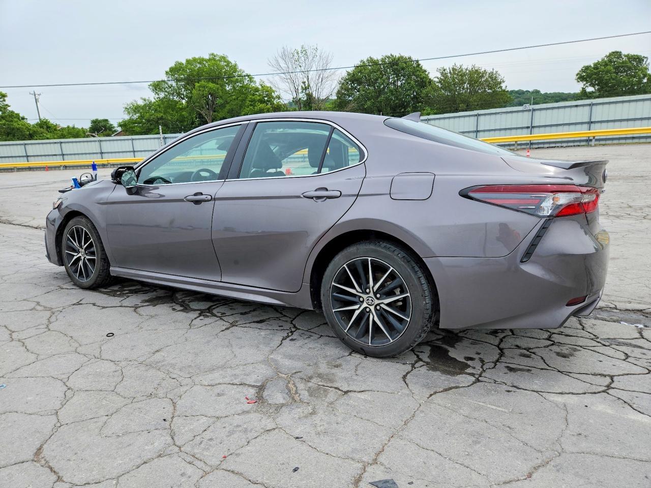 2024 Toyota Camry Se - Фото 2