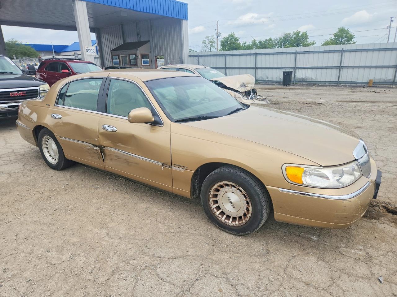 1998 Lincoln Town Car Executive - Фото 4