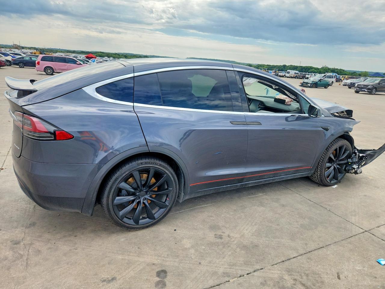 2021 Tesla Model X - Фото 3