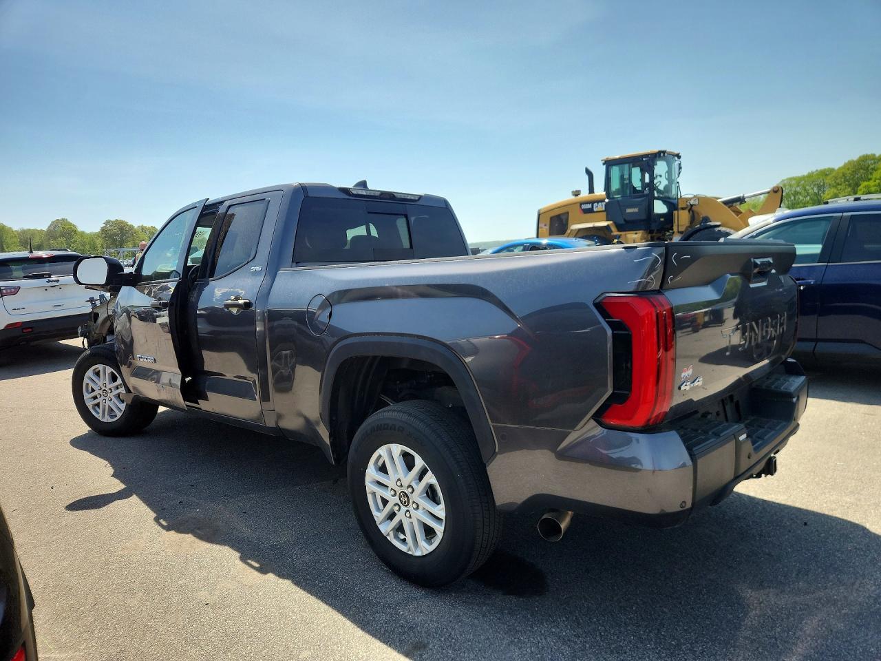 2023 Toyota Tundra Sr5 - Image 2