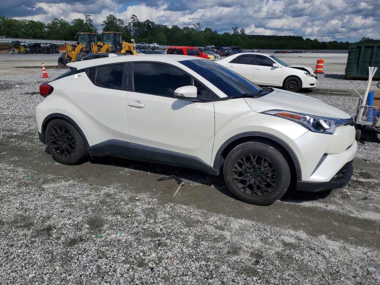 2019 Toyota C-Hr Le - Фото 4