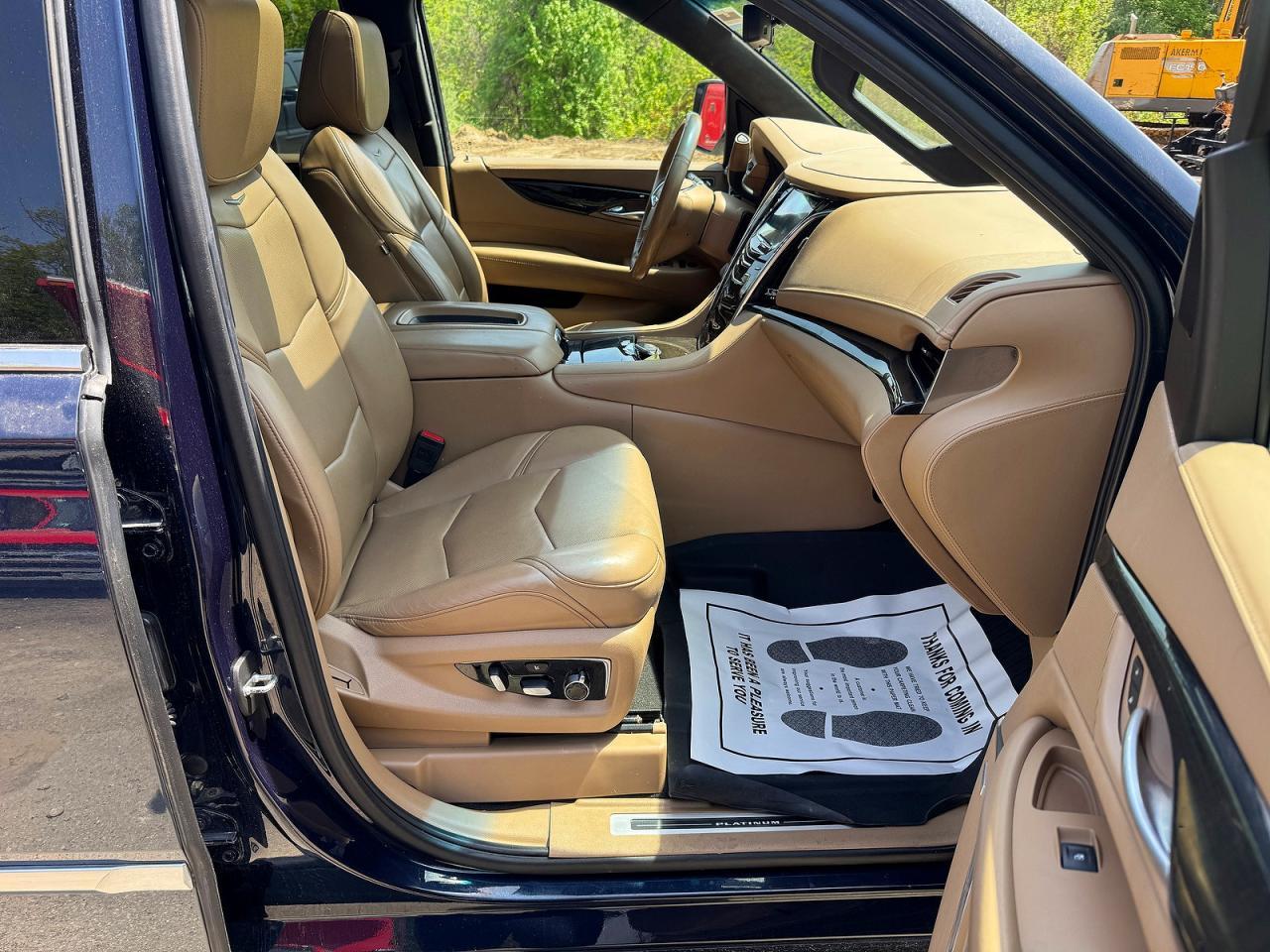2019 Cadillac Escalade Esv Platinum - Image 5