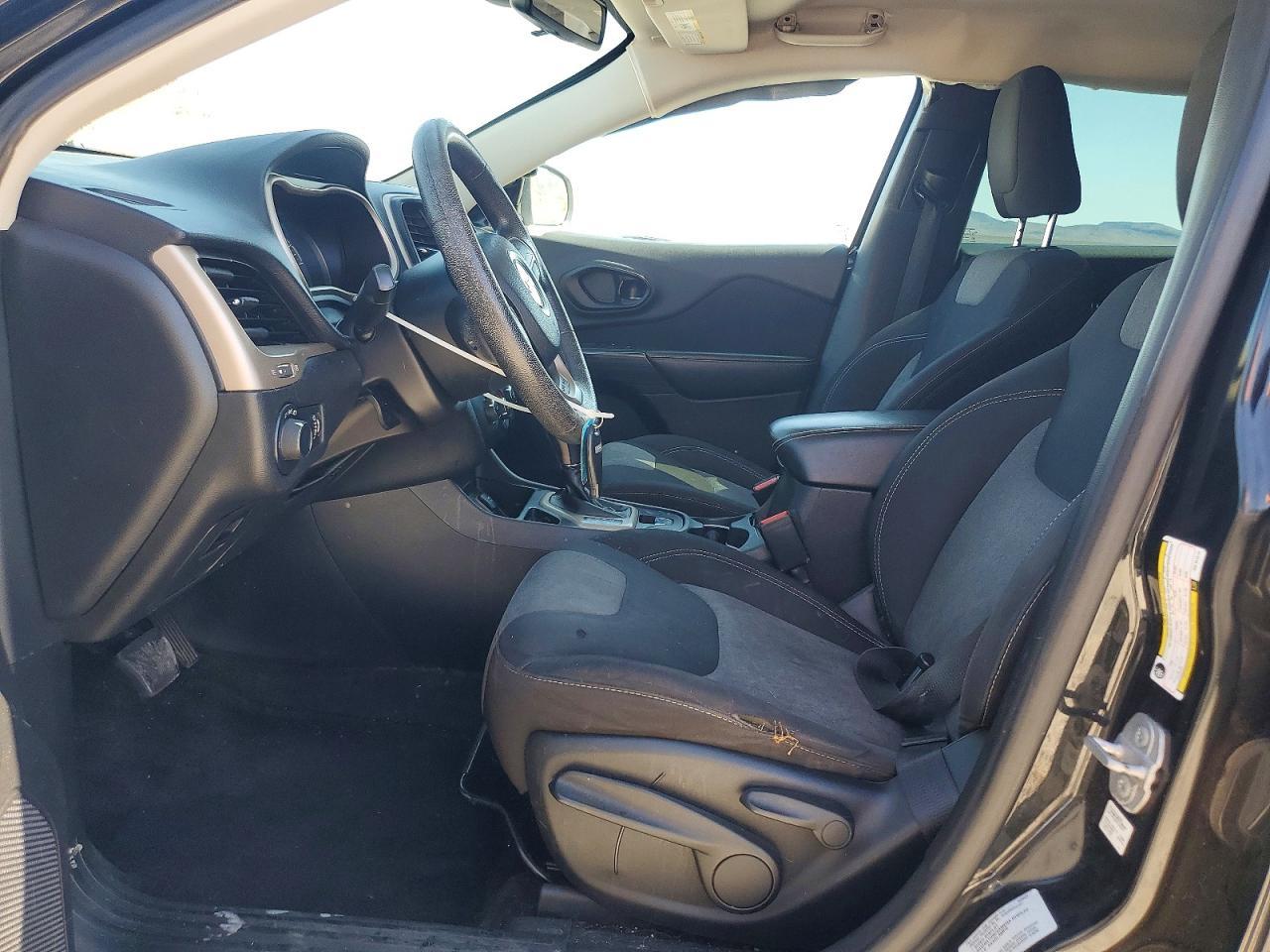 2016 Jeep Cherokee Sport - Image 7