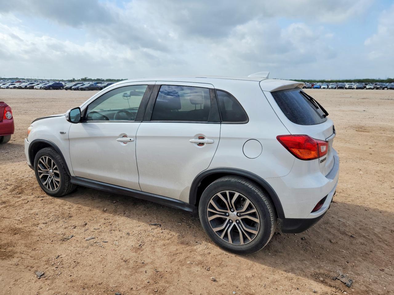 2018 Mitsubishi Outlander Sport Es - Фото 2