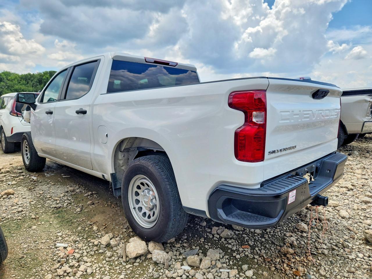 2024 Chevrolet Silverado C1500 - Фото 2