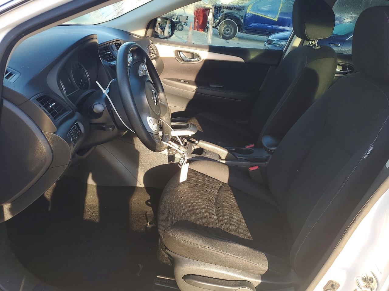 2019 Nissan Sentra S - Фото 7