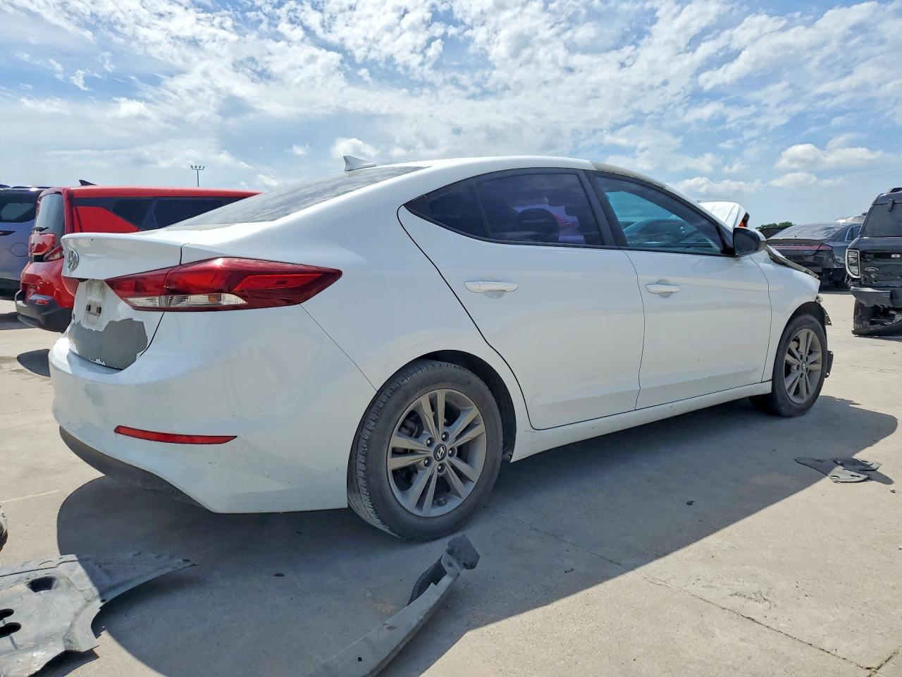 2018 Hyundai Elantra Sel - Фото 3