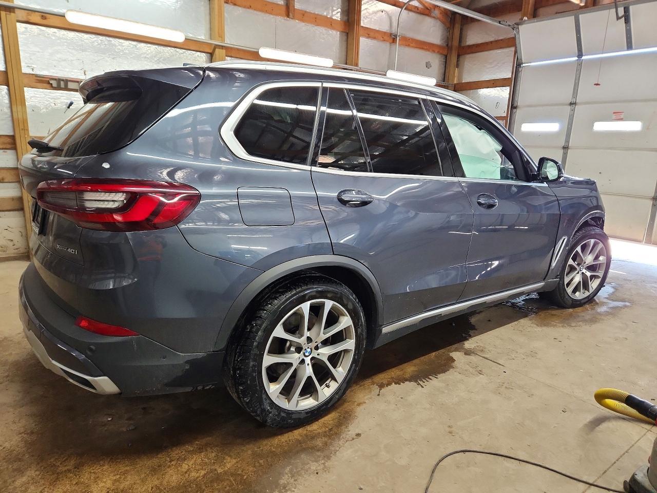 2021 BMW X5 xDrive40I - Фото 3