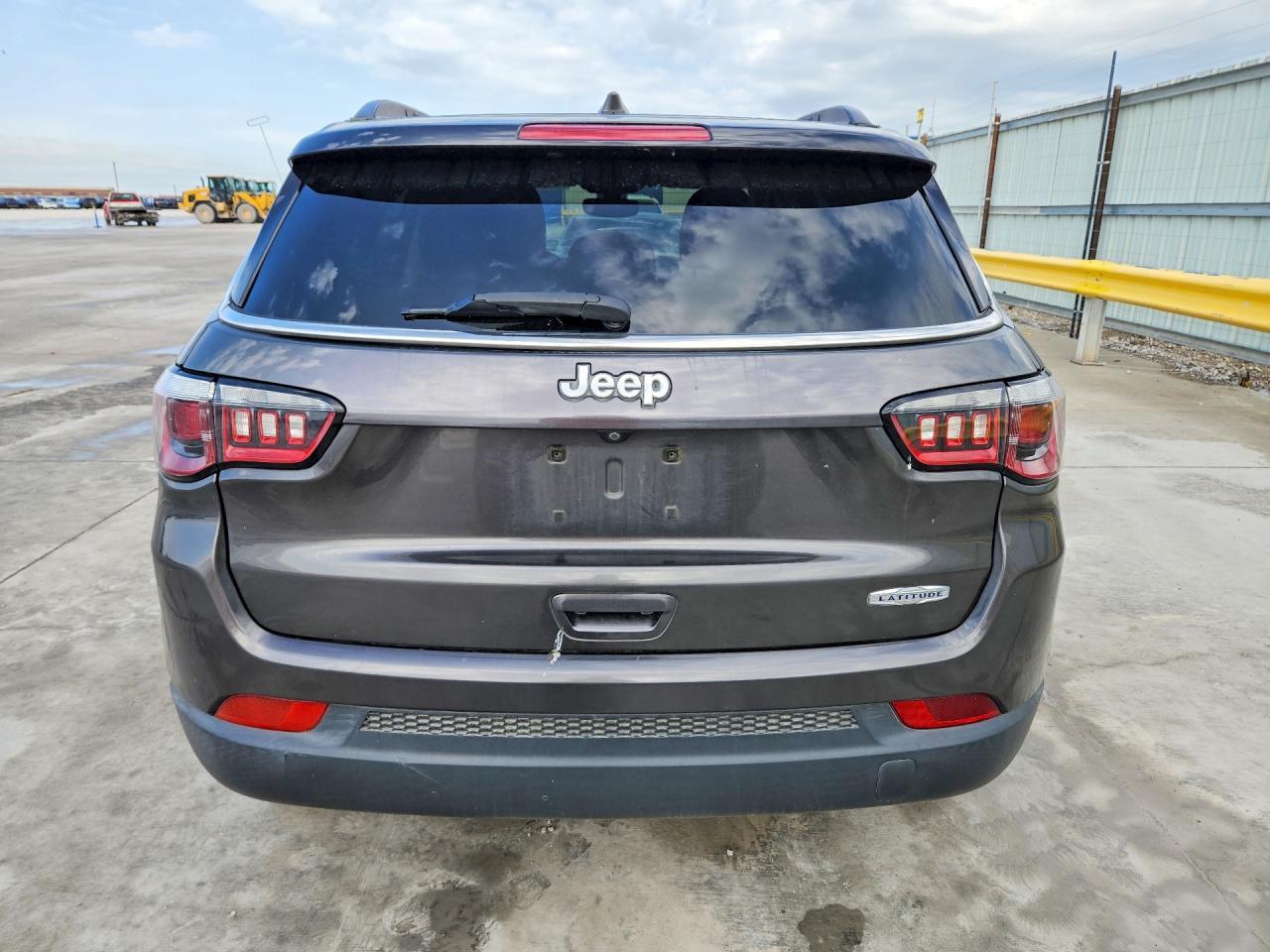 2018 Jeep Compass - Image 6