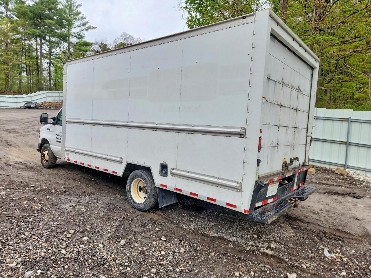 2017 Ford E350 Box Truck - Image 2